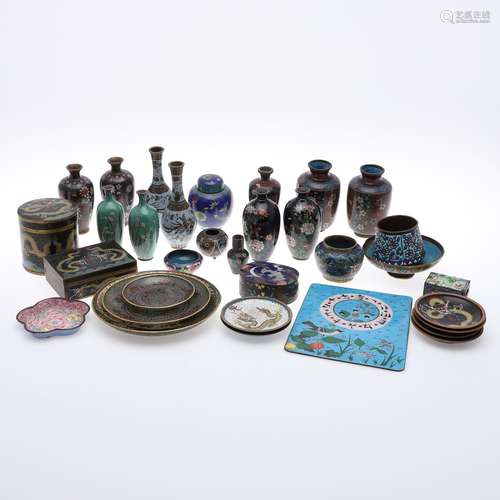 COLLECTION OF JAPANESE CLOISONNE.