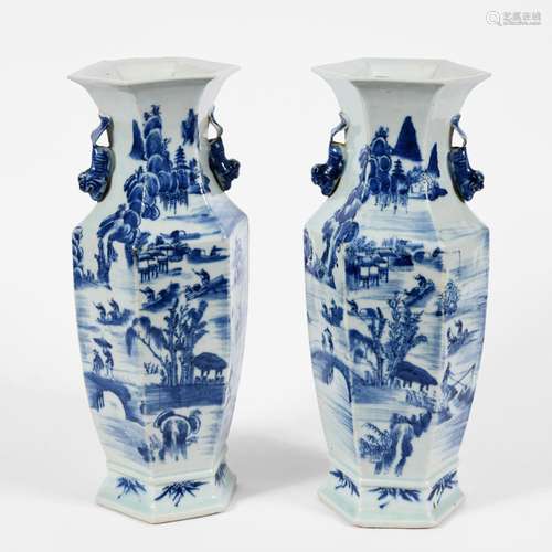 PAIR OF 19THC CHINESE BLUE & WHITE VASES.