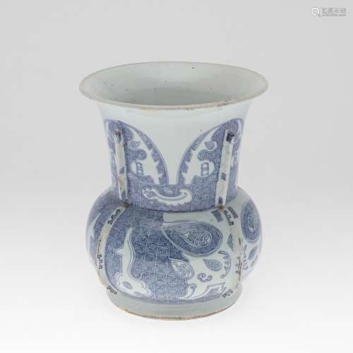 LARGE 19THC JAPANESE PORCELAIN VASE, IN THE CHINESE STYLE - ...