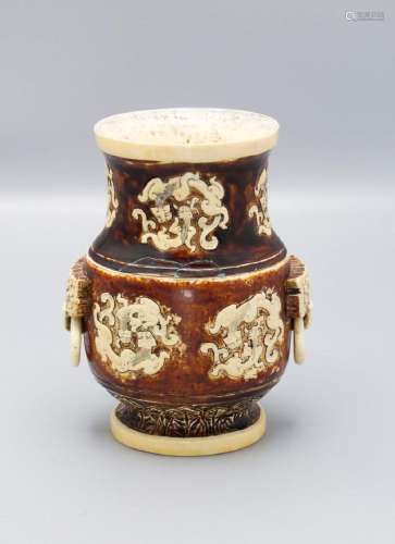 Bein Henkelvase / A bone handle vase, China, 19.-20. Jh.