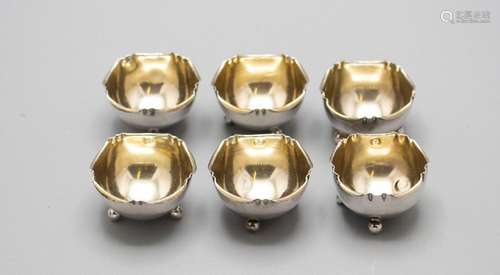 6 Salieren / Gewürzschälchen / A set of 6 silver salt cellar...