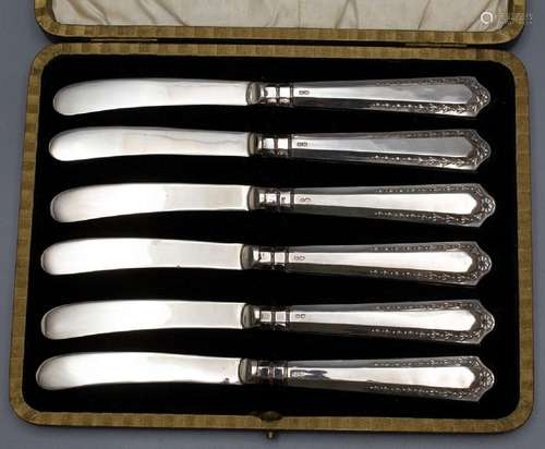 6 Buttermesser im Etui / A set of 6 butter knives in a box, ...