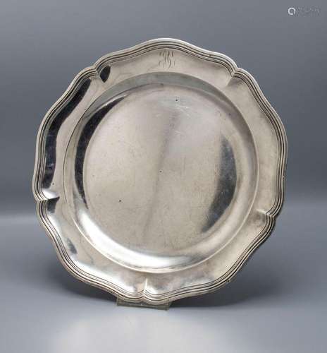 Barock Platte / A Baroque silver circular dish, Guillaumme P...