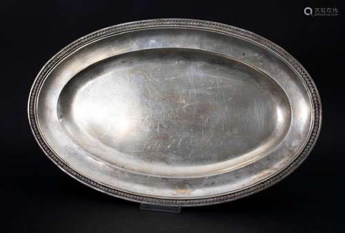 Ovale Platte / A large silver tray, Paris, 19. Jh.