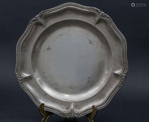 Runde Platte / A silver tray, Emile Puiforcat, Paris, um 187...