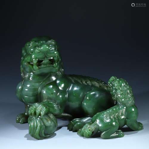 Hetian jade jasper young lion too lion double lion play ball...