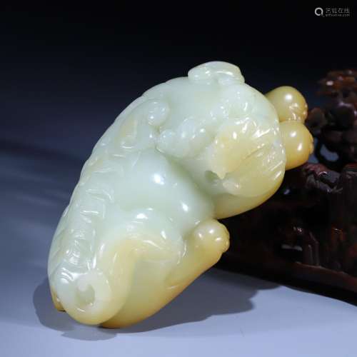 Hetian jade auspicious beast handle