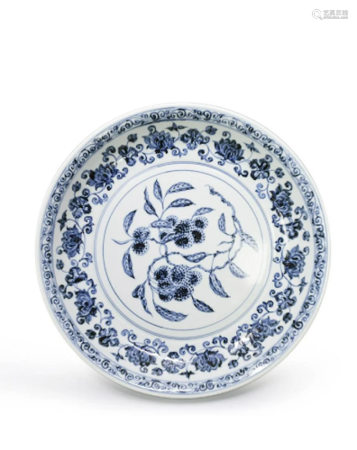 CHINESE PORCELAIN BLUE AND WHITE FLOWER CHARGER