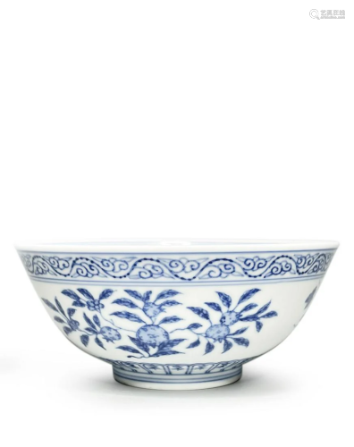 CHINESE PORCELAIN BLUE AND WHITE FLOWER BOWL