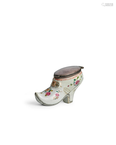 A RARE FAMILE ROSE SHOE-SHAPED SNUFF BOX Qianlong period, ci...