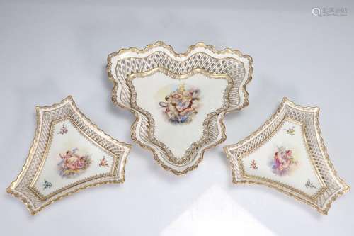 Ensemble de porcelaines décorées d'angelots<br />
Poids: 1.3...