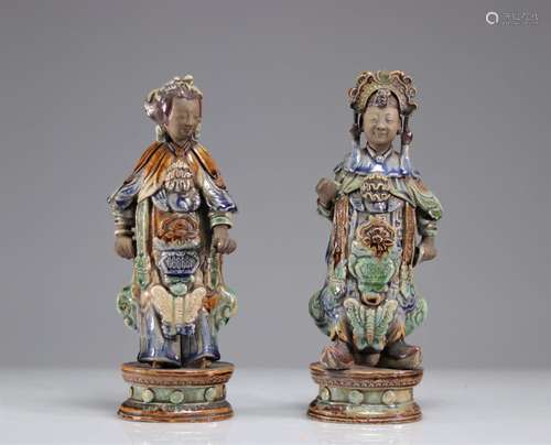 Chine paire de statues en grès vernissé d'époque Qing<br />
...