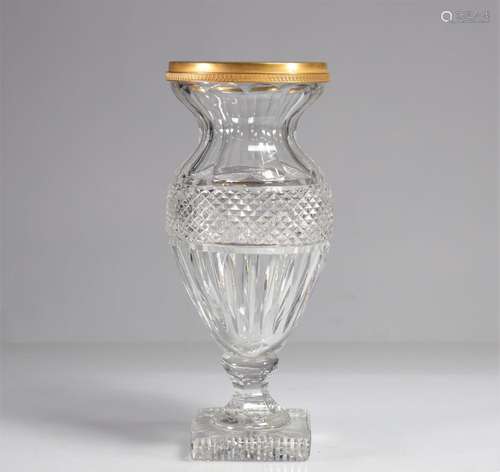 Vase en cristal de Baccarat de style Empire monture en bronz...