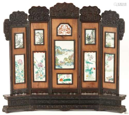 CHINESE QING PORCELAIN 5 PANEL TABLE SCREEN
