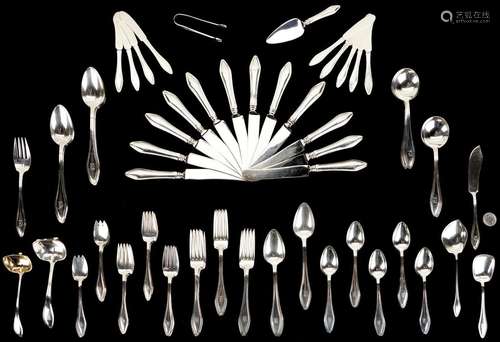 94 PCS. TOWLE MARY CHILTON STERLING SILVER FLATWARE