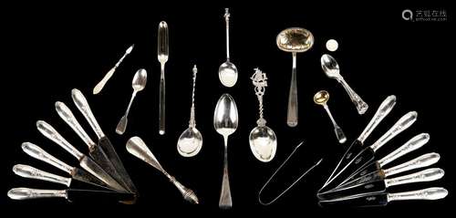 26 PCS SILVER FLATWARE INCL. BATEMAN MARROW SCOOP, BOXED FRE...