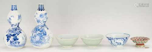 6 ASIAN PORCELAIN ITEMS, INCL. DOUBLE GOURD VASES AND CHINES...