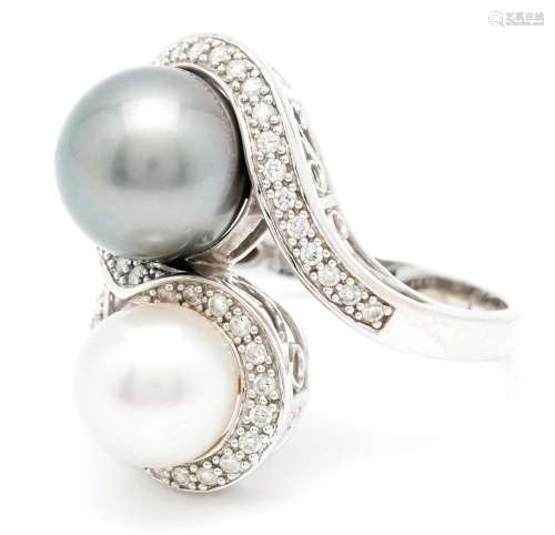 14K TAHITIAN PEARL & DIAMOND RING