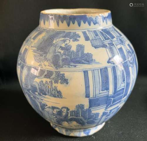 Hanau, Kugelvase mit Chinoiserien, um 1710, diverse Abplatze...