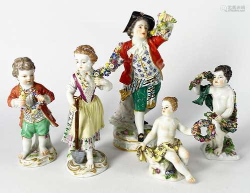 Meissen, Konvolut Figuren mit Blumen: Höfischer Herr mit Hut...