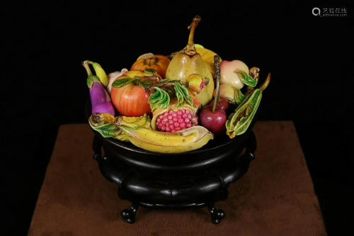 CHINESE POLYCHROMED RARE MATERIAL FRUIT BASKET