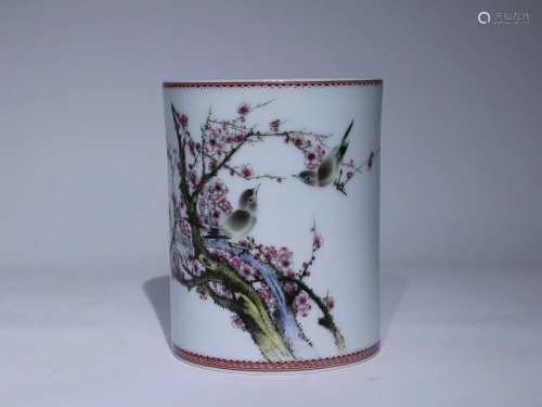 CHINESE FAMILLE-ROSE BRUSHPOT DEPICTING 'BIRD AND FLOWER'