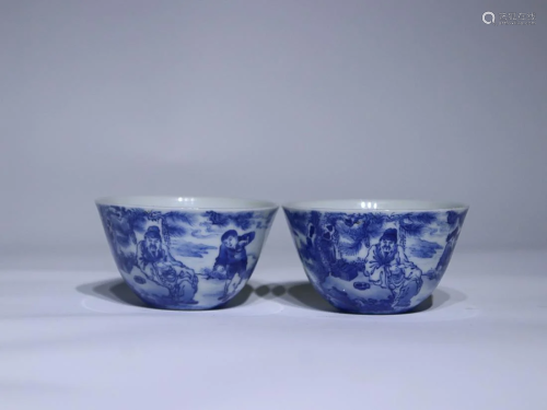 TWO CHINESE BLUE-AND-WHITE CUPS DEPICTING 'FIGURE STORY'