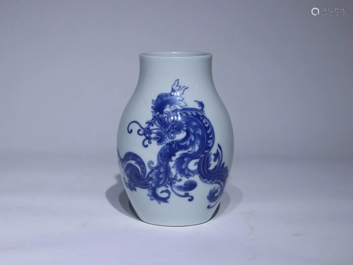 CHINESE BLUE-AND-WHITE JAR DEPICTING 'DRAGON', 'QING YONGZHE...
