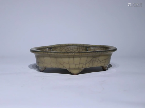 CHINESE GUAN-WARE BRUSH WASHER WITH 'IRON-WIRE' AND 'GOLDEN ...