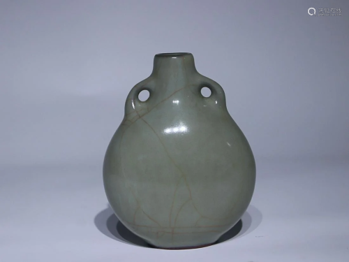 CHINESE RU-WARE HANDLED VASE WITH 'IRON-WIRE' AND 'GOLDEN TH...