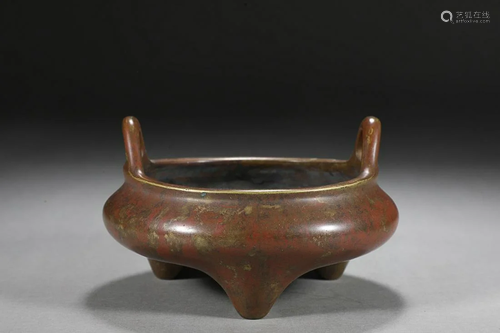 CHINESE BRONZE HANDLED CENSER ON THREE LEGS, 'XUANDE' MARK