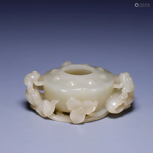 CHINESE HETIAN JADE WATER JAR WITH CARVED 'LOTUS'