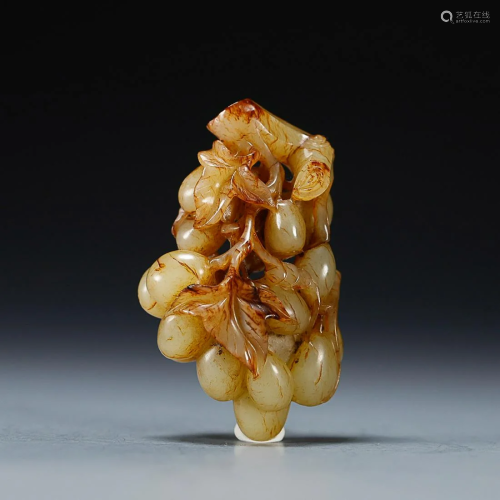 CHINESE HETIAN YELLOW JADE SQUIRREL AND GRAPE