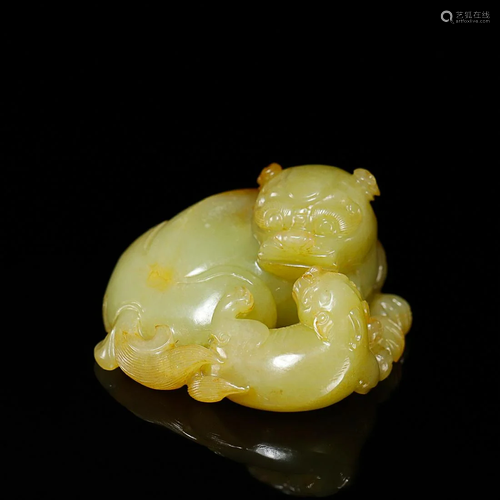 CHINESE HETIAN YELLOW JADE LION