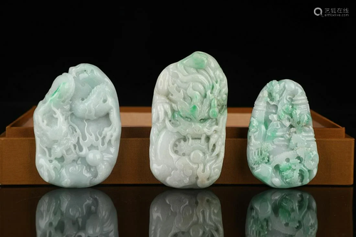 CHINESE JADEITE ORNAMENT WITH CARVED 'DRAGON', 'QIANLONG' SE...