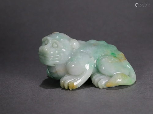 CHINESE JADEITE AUSPICIOUS BEAST-FORM PAPERWEIGHT