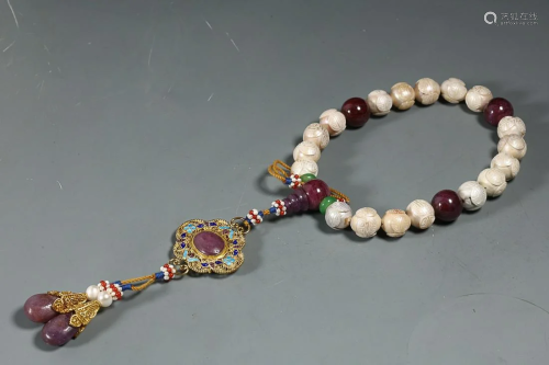 CHINESE PEARL ROSARY WITH CARVED 'SHOU MEDALLION'
