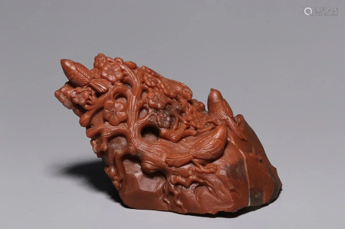 CHINESE AGATE ORNAMENT WITH CARVED 'BIRD AND PRUNUS'