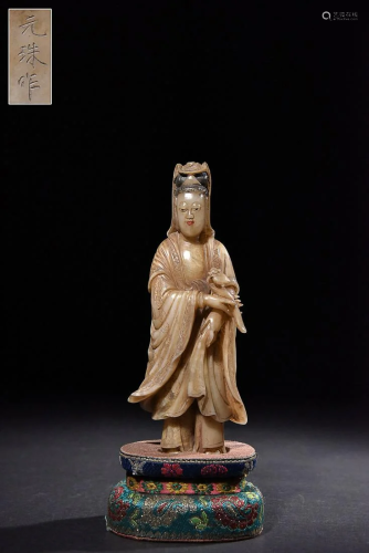 CHINESE FURONG STONE FIGURE OF GUANYIN, 'YUANZHU' MARK