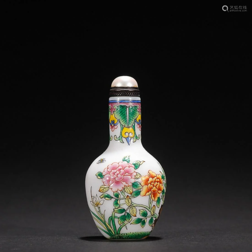 CHINESE POLYCHROME ENAMEL GLASS SNUFF BOTTLE DEPICTING 'FLOR...
