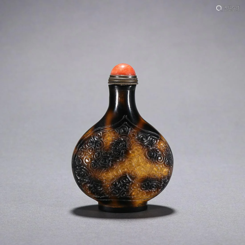 CHINESE TORTOISESHELL SNUFF BOTTLE WITH CARVED 'CRANE'