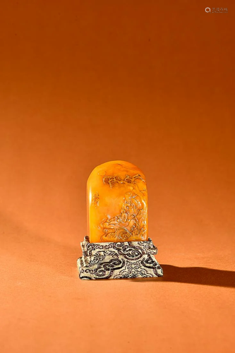 CHINESE TIANHUANG STONE SEAL WITH CARVED 'FIGURE STORY'