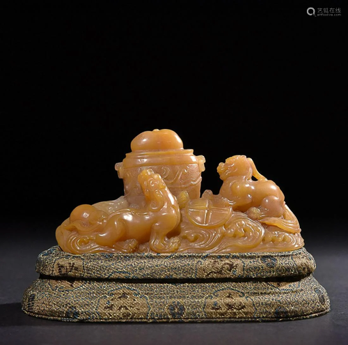 CHINESE TIANHUANG STONE AUSPICIOUS BEAST