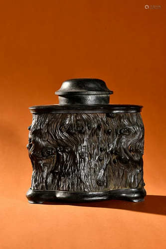 CHINESE SANDALWOOD-EMBELLISHED CHERRYWOOD JAR