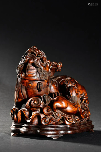 CHINESE BOXWOOD LION