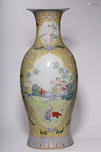 CHINESE YELLOW-GROUND FAMILLE-ROSE VASE DEPICTING 'CHILDREN ...