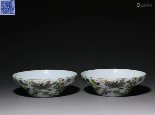 TWO CHINESE FAMILLE-ROSE BOWLS DEPICTING 'BAT AND BUTTERFLY'...