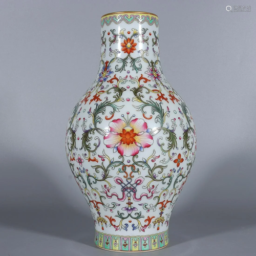 CHINESE FAMILLE-ROSE VASE DEPICTING 'FLORAL', 'QING QIANLONG...