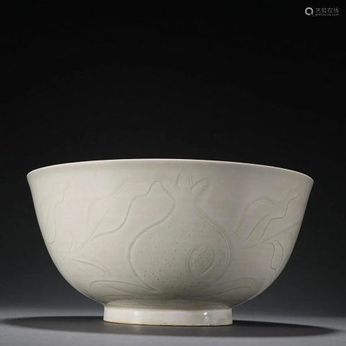 CHINESE DING-WARE BOWL DEPICTING 'POMEGRANATE'