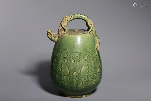 CHINESE YAOZHOU-WARE LOOP-HANDLED EWER DEPICTING 'FLORAL'